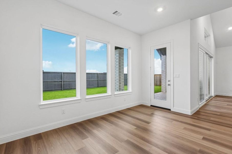 Spacious, unfurnished interior of a new home in The Grand Prairie 60', Hockley (Image 20).