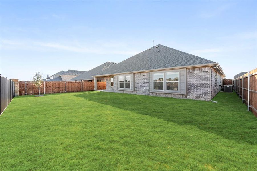 Exterior details and patio area of a home in Timberbrook, Justin (Image 27).
