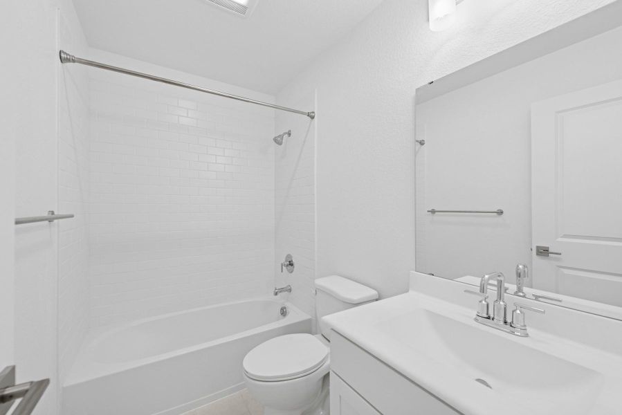 Hall bath (*Photo not of actual home and used for illustration purposes only.)