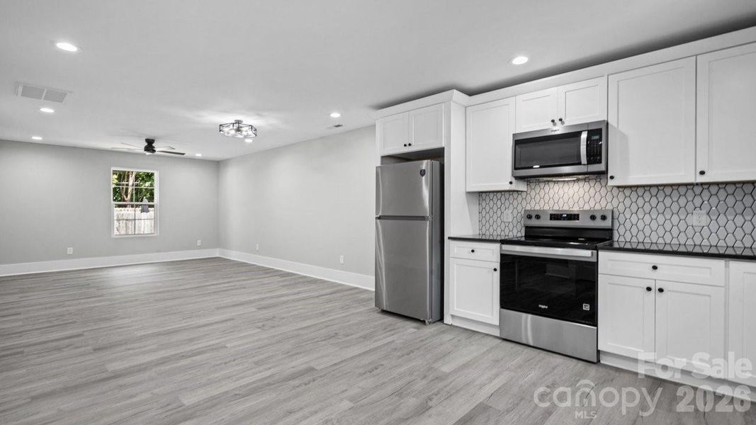 3320 Boyd St, Unit: A - Open Concept View 3320 Boyd St, Unit: A - Open Concept View