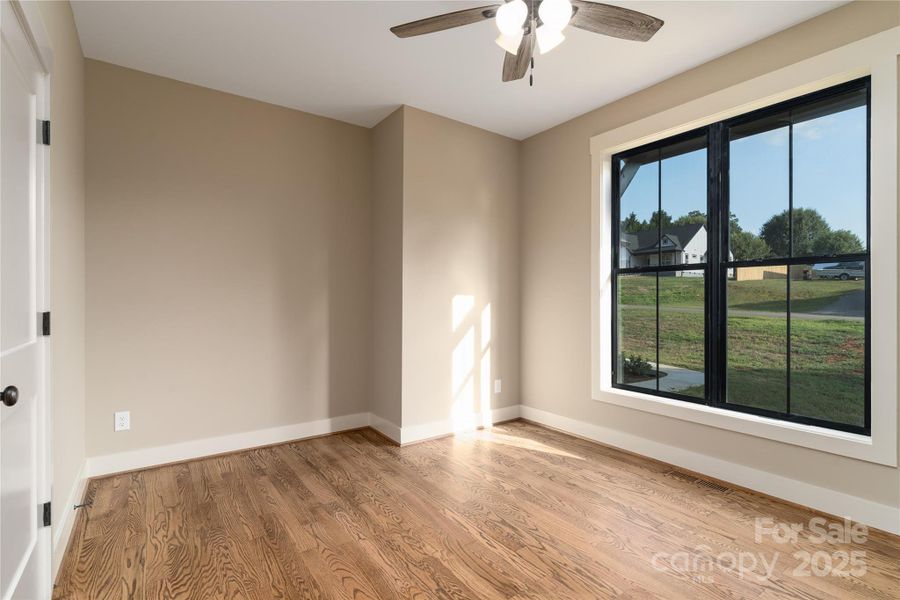 Spacious, unfurnished interior of a new home in , Maiden (Image 17).