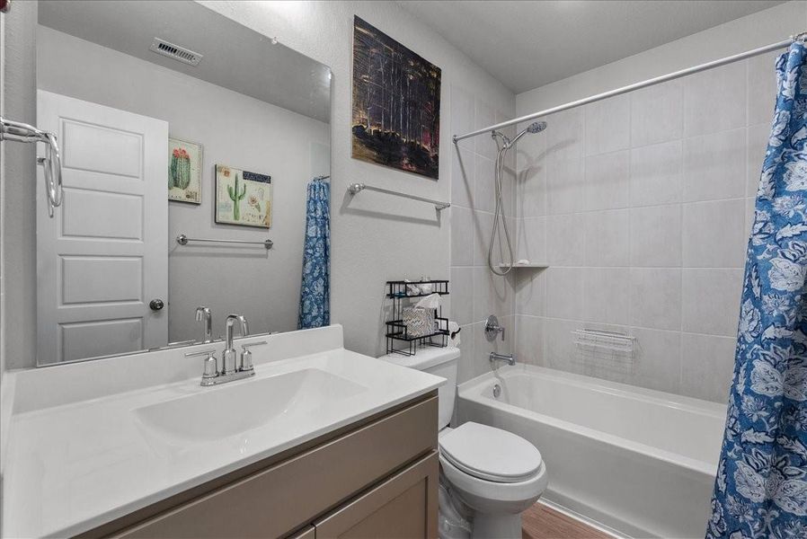 Furnished interior view inside a new home in Mustang Crossing, Alvin (Image 17).