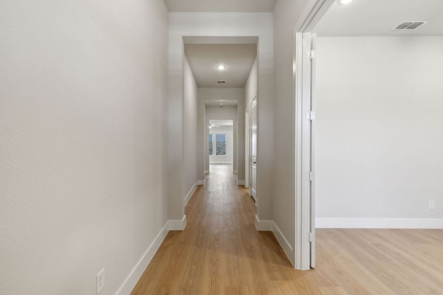 Spacious, unfurnished interior of a new home in Painted Tree Lakeside, McKinney (Image 17).