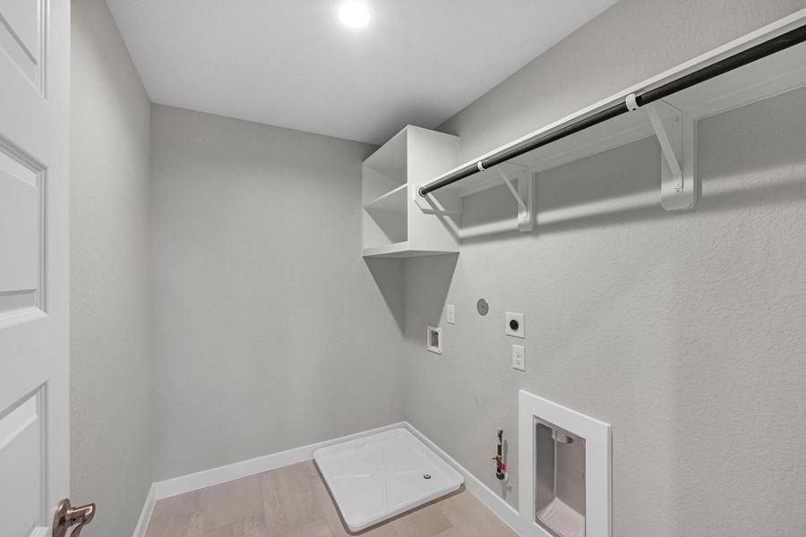 Spacious, unfurnished interior of a new home in Morton Creek Ranch, Katy (Image 23).