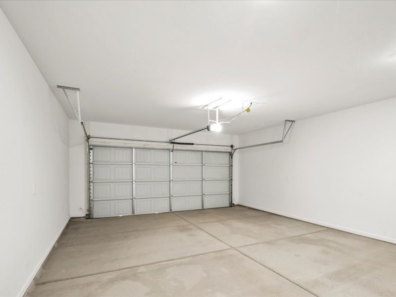 Spacious, unfurnished interior of a new home in Alamar at Rocking K, Tucson (Image 15).