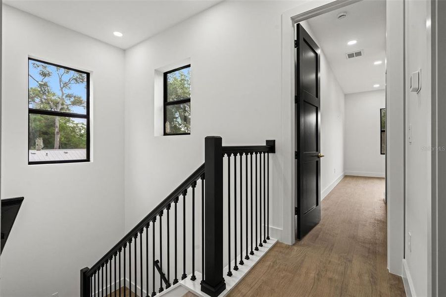Spacious, unfurnished interior of a new home in , Tampa (Image 43).