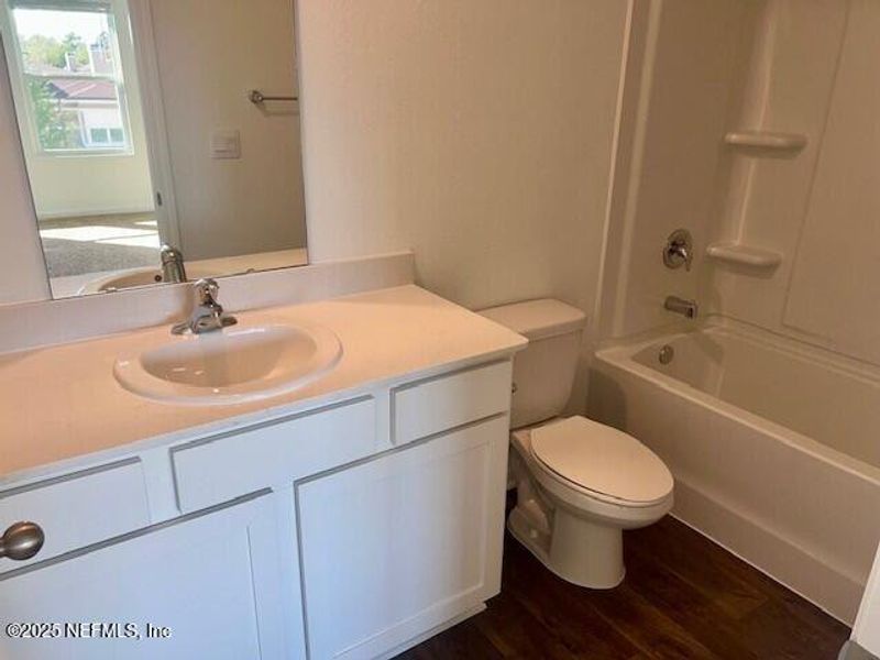 Furnished interior view inside a new home in Corsair, Middleburg (Image 17).