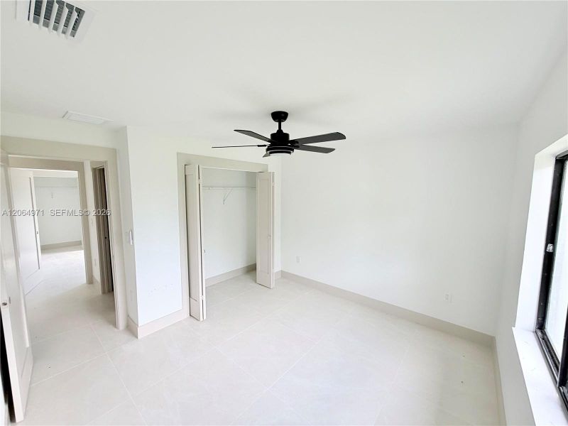 Spacious, unfurnished interior of a new home in , Lehigh Acres (Image 43).
