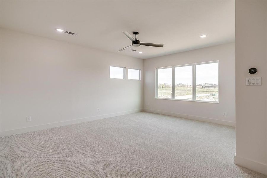 Spacious, unfurnished interior of a new home in Rio Vista at Kelly Ranch, Aledo (Image 24).