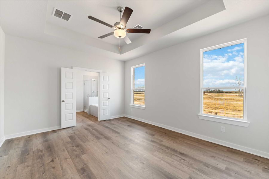 Spacious, unfurnished interior of a new home in Southfork Ranch, Sealy (Image 24).