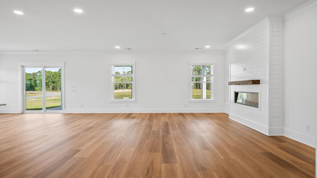 Spacious, unfurnished interior of a new home in Pamlico Terrace, Awendaw (Image 11).