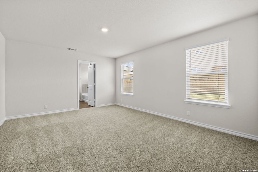 Spacious, unfurnished interior of a new home in Redbird Ranch, San Antonio (Image 11).