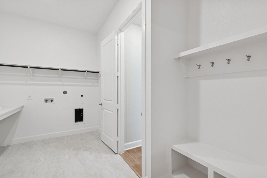 Spacious, unfurnished interior of a new home in Kresston, Magnolia (Image 23).