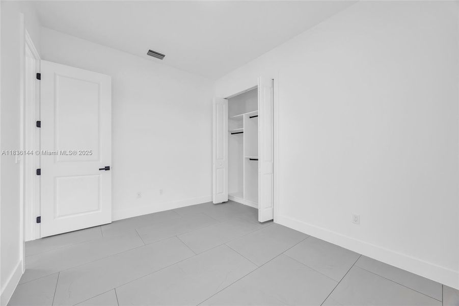Spacious, unfurnished interior of a new home in , Port St. Lucie (Image 33).