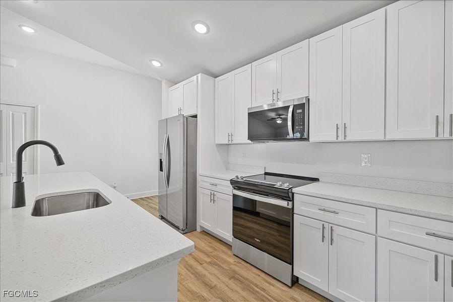 Furnished interior view inside a new home in Cape Coral, Cape Coral (Image 6).
