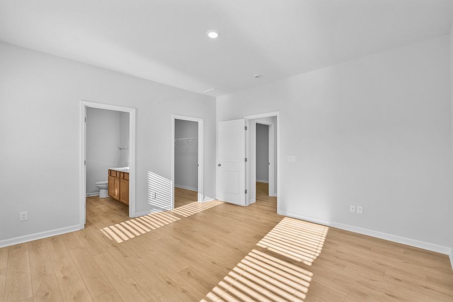 Spacious, unfurnished interior of a new home in Hanes Lake, Winston-Salem (Image 24). Spacious, unfurnished interior of a new home in Hanes Lake, Winston-Salem (Image 24).