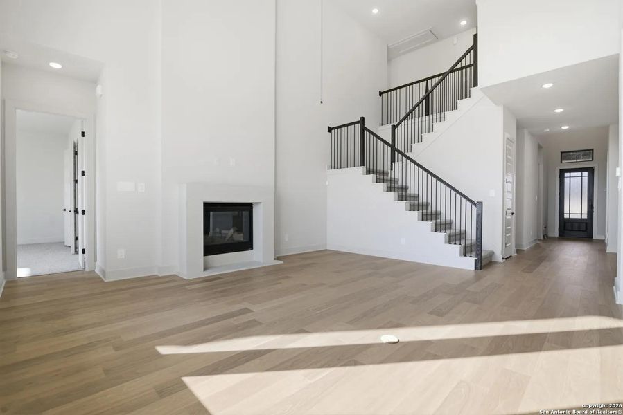 Spacious, unfurnished interior of a new home in Haby Hill 60s, San Antonio (Image 21).