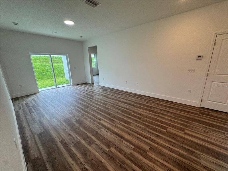 Spacious, unfurnished interior of a new home in , Ocala (Image 19).