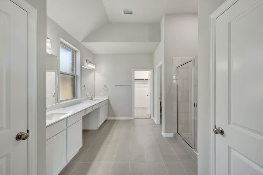 Owner's Bathroom Owner's Bathroom