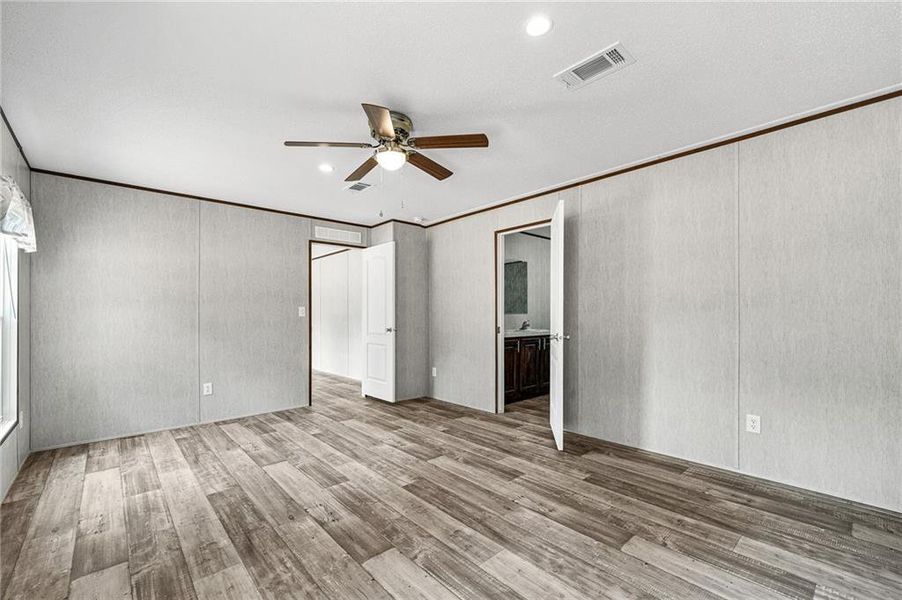 Spacious, unfurnished interior of a new home in , Elberton (Image 15).