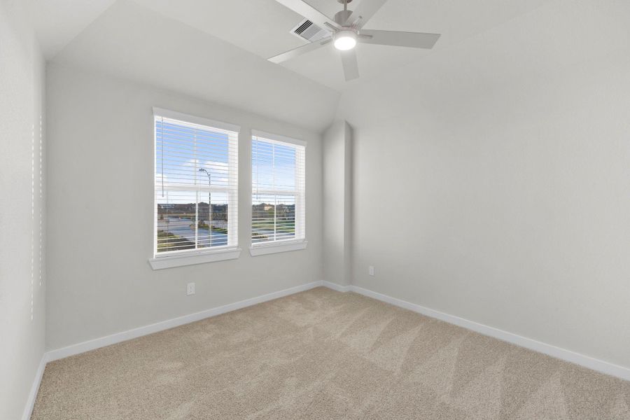 Spacious, unfurnished interior of a new home in Briarwood Crossing, Rosenberg (Image 30).