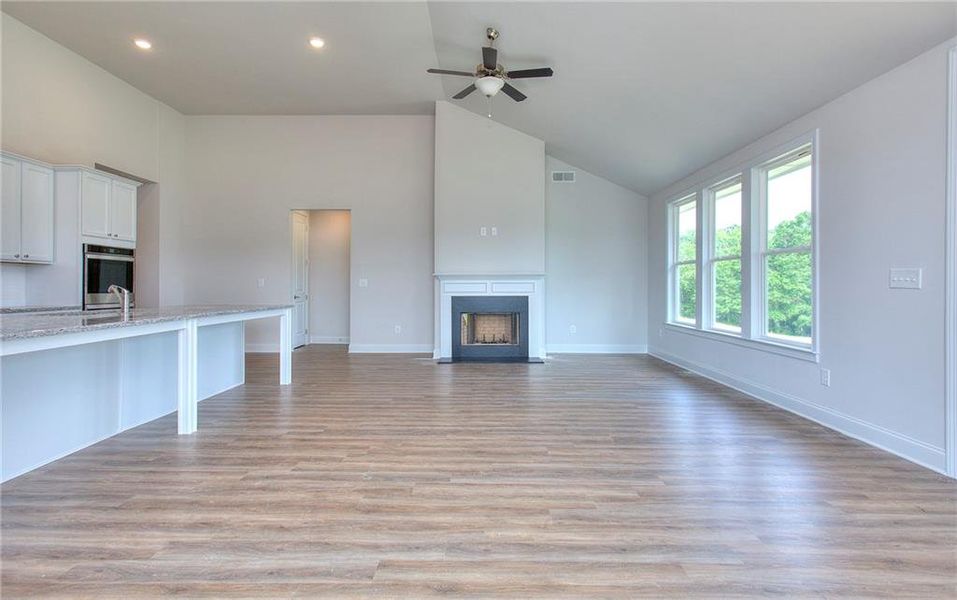 Spacious, unfurnished interior of a new home in , Homer (Image 17).