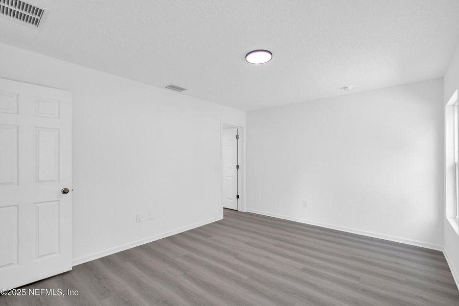 Spacious, unfurnished interior of a new home in , Green Cove Springs (Image 42).