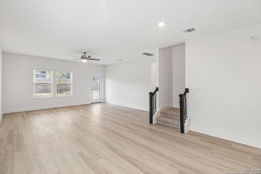 Spacious, unfurnished interior of a new home in Comanche Ridge, San Antonio (Image 14). Spacious, unfurnished interior of a new home in Comanche Ridge, San Antonio (Image 14).