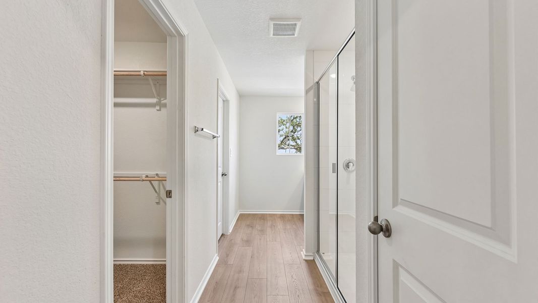 Spacious, unfurnished interior of a new home in Valverde, Bastrop (Image 28).