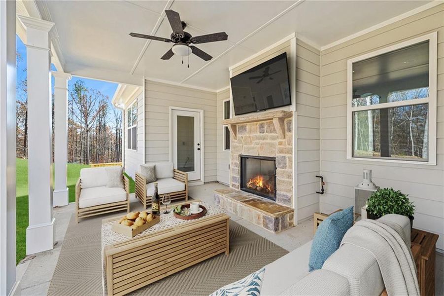 Exterior details and patio area of a home in Salacoa, Calhoun (Image 3).