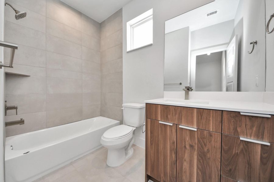 Furnished interior view inside a new home in Cay Landing, Houston (Image 13).