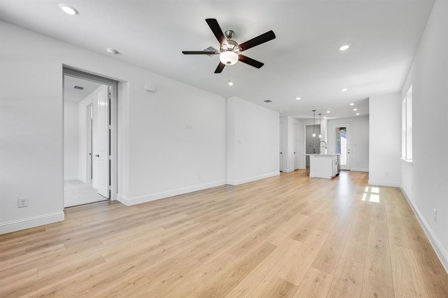 1133 Wheatgrass Mews ~ Ready Now 1133 Wheatgrass Mews ~ Ready Now