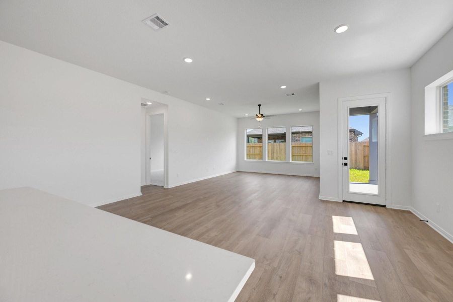 Spacious, unfurnished interior of a new home in Escondido - Terrace Collection, Magnolia (Image 20).