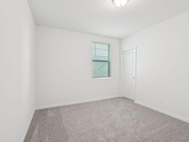 Spacious, unfurnished interior of a new home in Wynnstone - Signature Series, Davenport (Image 9).