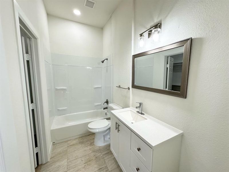 mother in law bath with full walk in closet