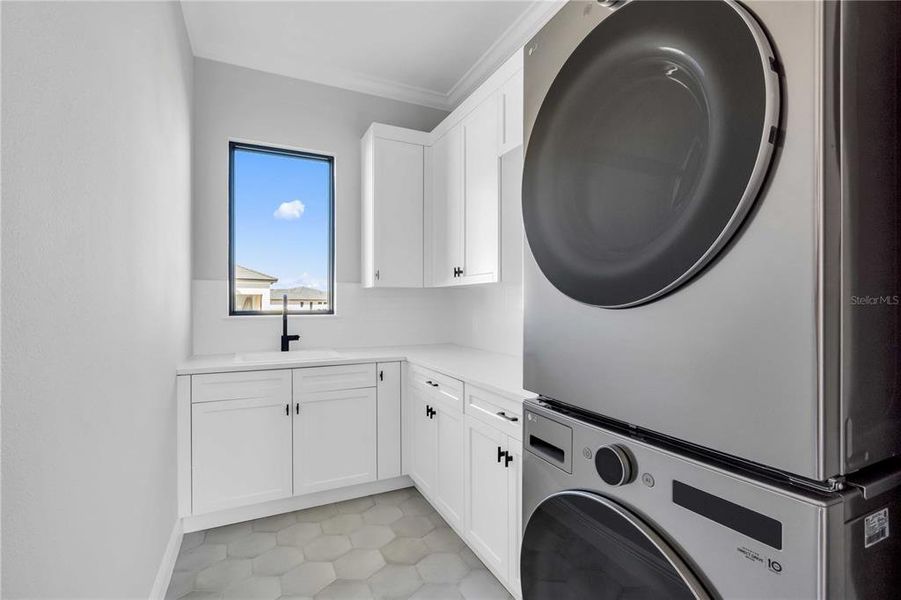 Furnished interior view inside a new home in , Sarasota (Image 13).