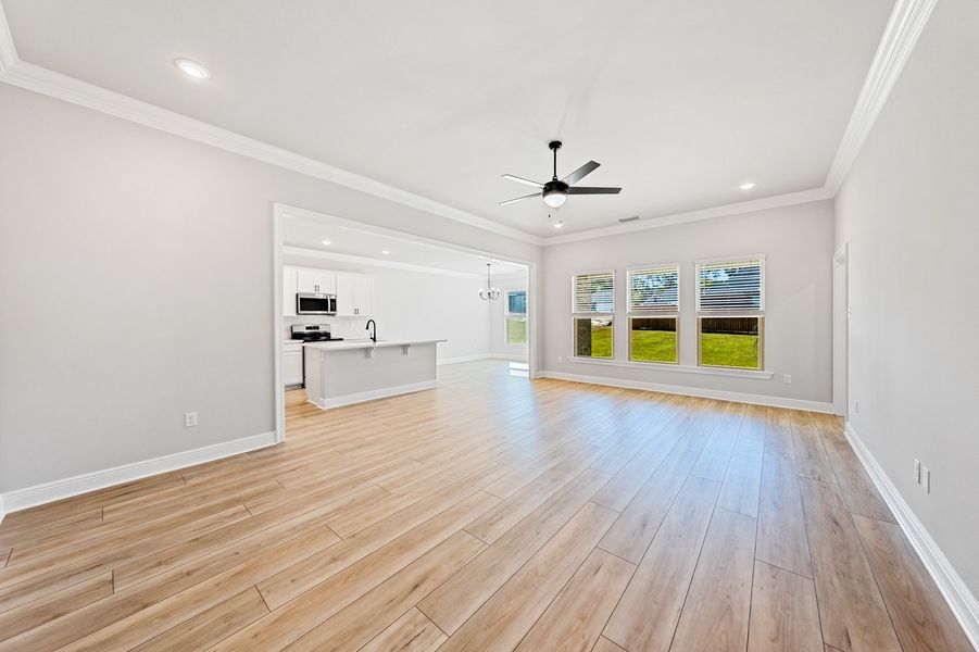 Spacious, unfurnished interior of a new home in Young Oaks, Crestview (Image 20).
