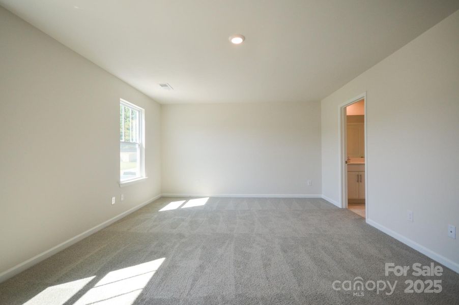 Spacious, unfurnished interior of a new home in Valleywood Farms, Waynesville (Image 18). Spacious, unfurnished interior of a new home in Valleywood Farms, Waynesville (Image 18).