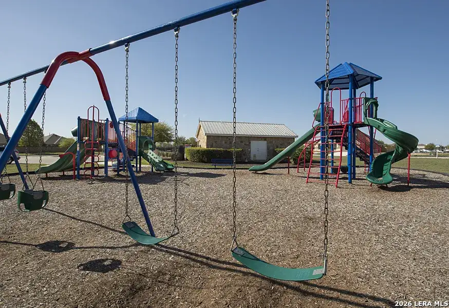 Community amenities in Kallison Ranch, San Antonio (Image 4).