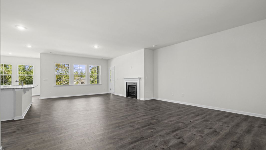 Spacious, unfurnished interior of a new home in Cambridge Park, Mebane (Image 17).