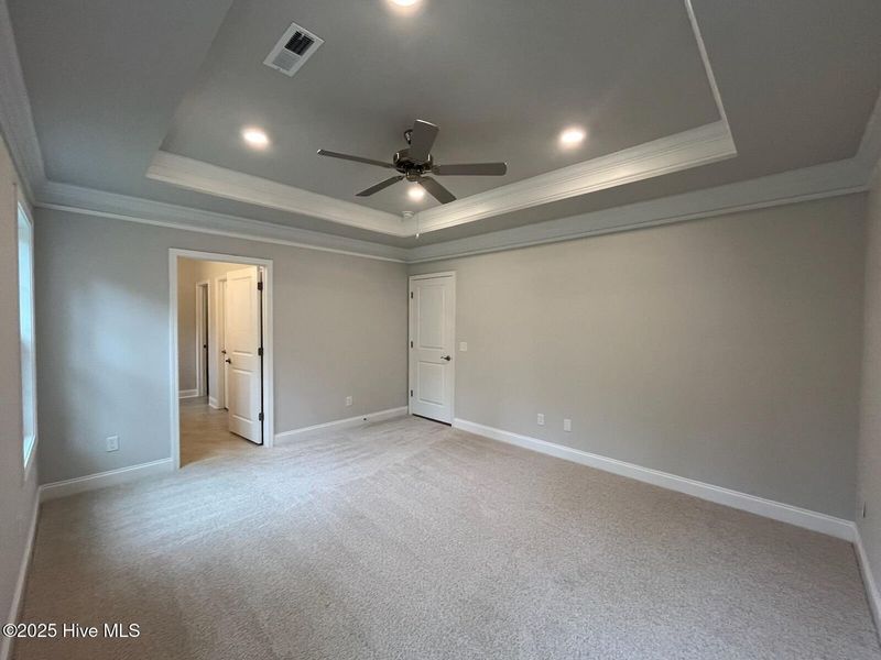 Spacious, unfurnished interior of a new home in Palmetto Creek, Bolivia (Image 25).