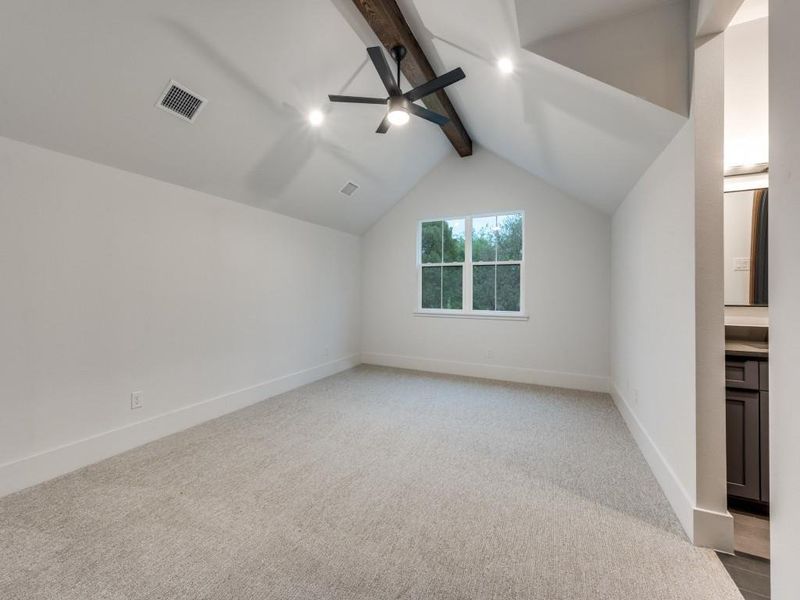 Spacious, unfurnished interior of a new home in , Dallas (Image 25).