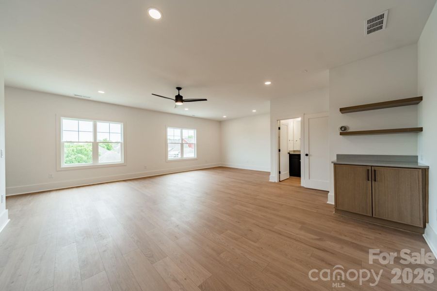 Spacious, unfurnished interior of a new home in , Davidson (Image 33).