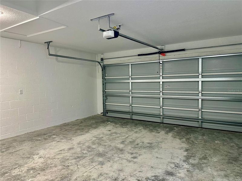 Spacious, unfurnished interior of a new home in , Weeki Wachee (Image 62).