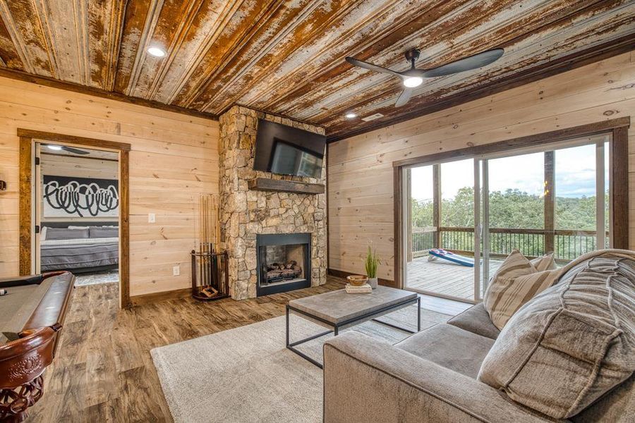 Community amenities in , Mineral Bluff (Image 68). Community amenities in , Mineral Bluff (Image 68).