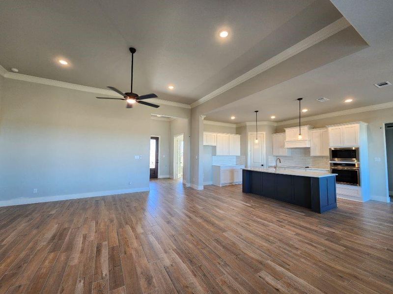 Spacious, unfurnished interior of a new home in Rocky Top, Krum (Image 10).