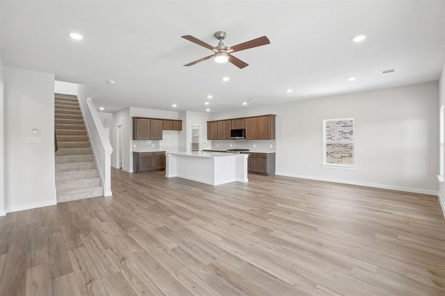 Image 28 of a home in Overland Grove.