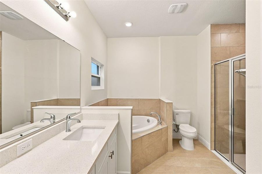 Furnished interior view inside a new home in , Yeehaw Junction (Image 29).