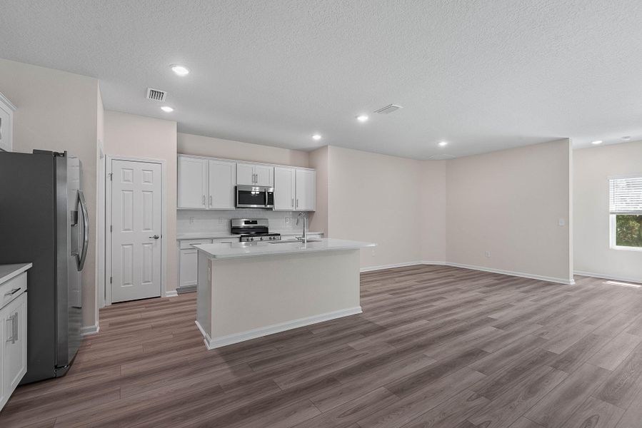 24-web-or-mls-46 Poplar-24