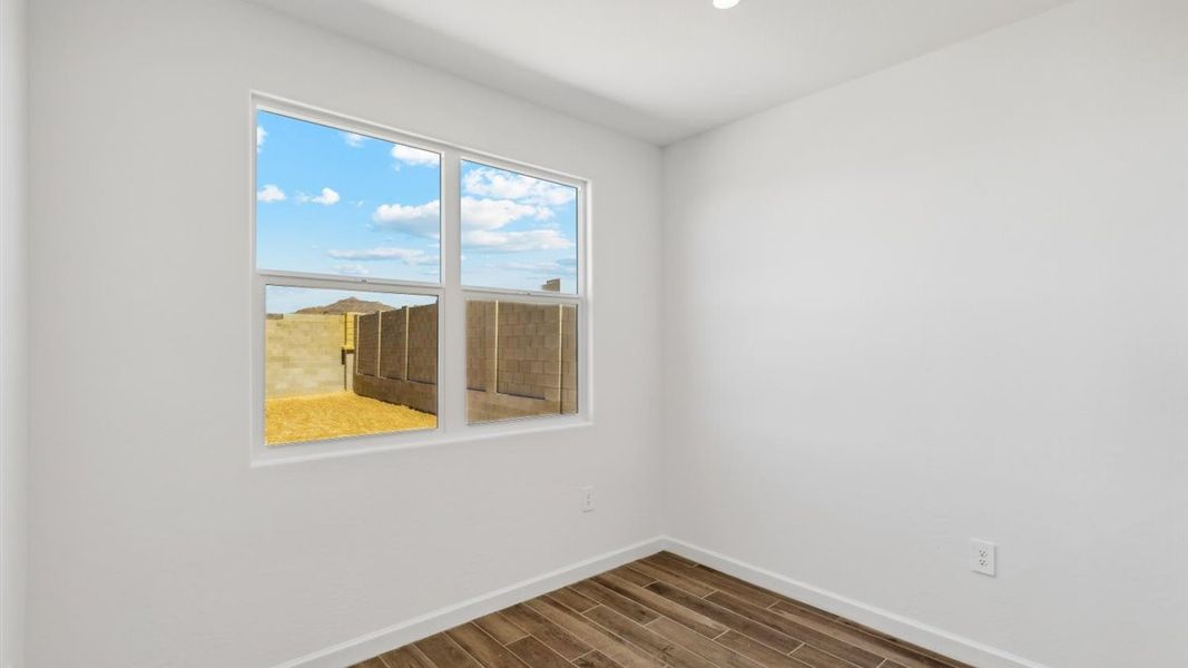 Spacious, unfurnished interior of a new home in Entrada Del Oro, Gold Canyon (Image 21).